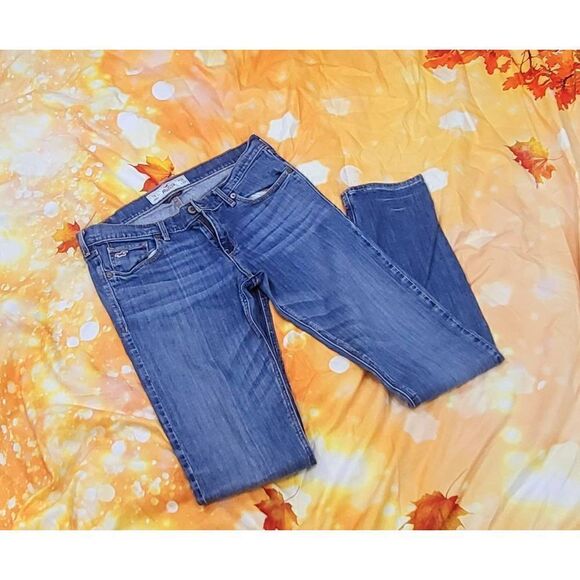 Hollister co.  - Picture 1 of 5